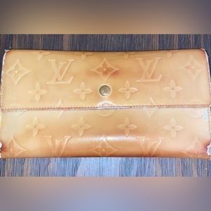 REHAB Louis Vuitton Vernis Snap Wallet- Ombre Yellow